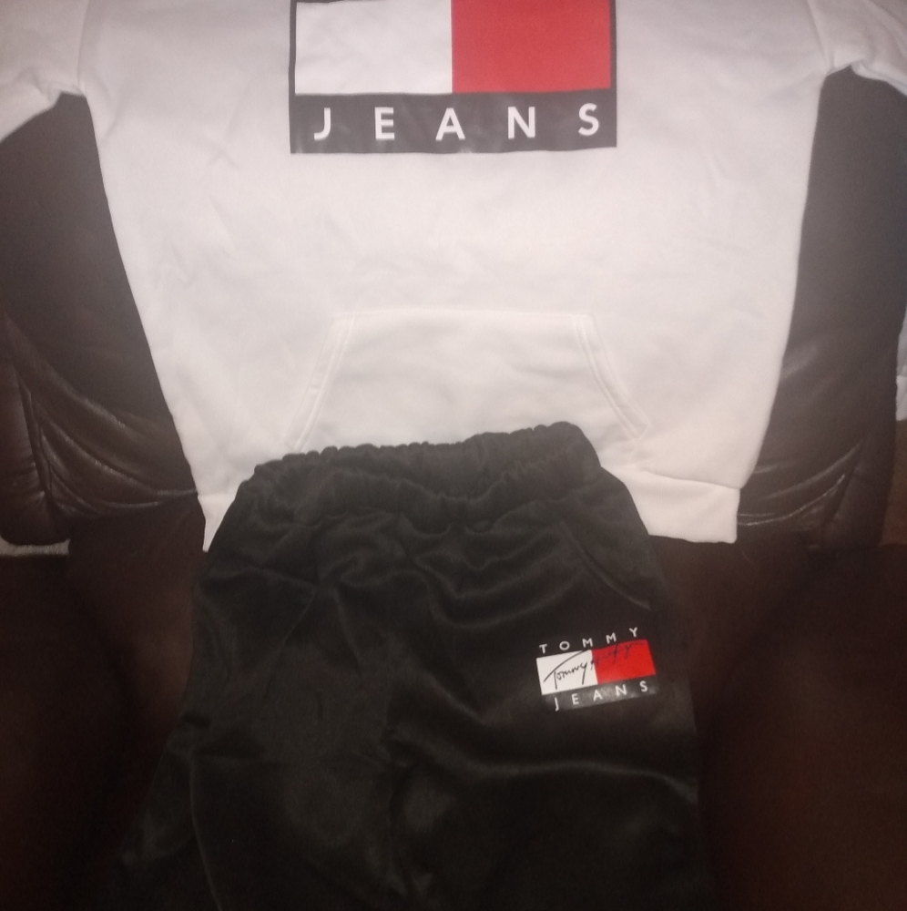 Tommy Hilfiger sweat suit